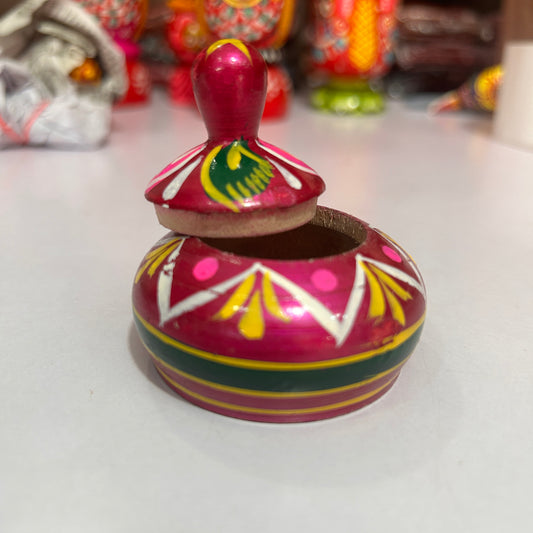 Buy Odisha handicraft handmade painting of Sindoor Box from Puri Raghrajpur