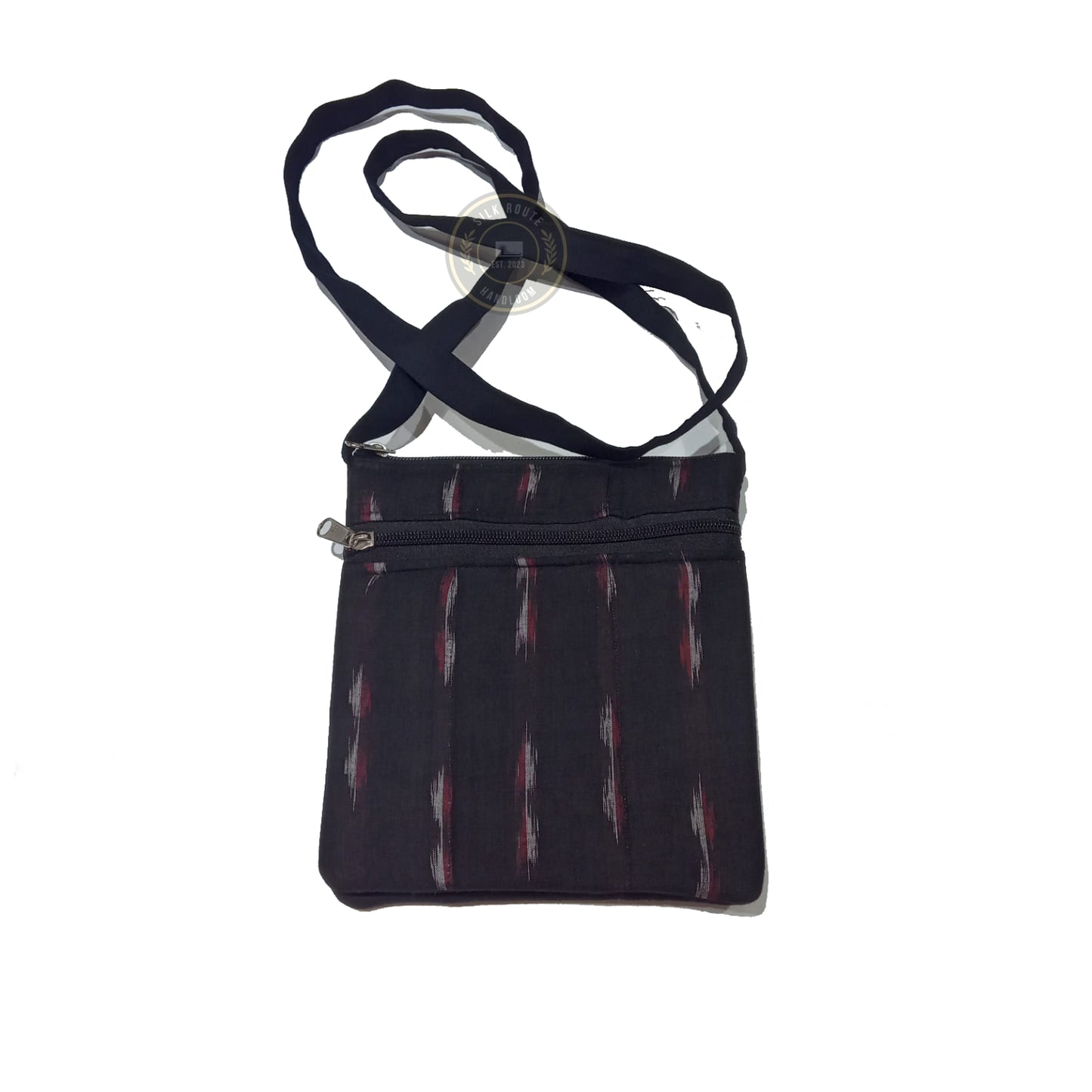 Eco-Friendly Handloom Shoulder Bag for Women, Perfect for Casual and Travel Use