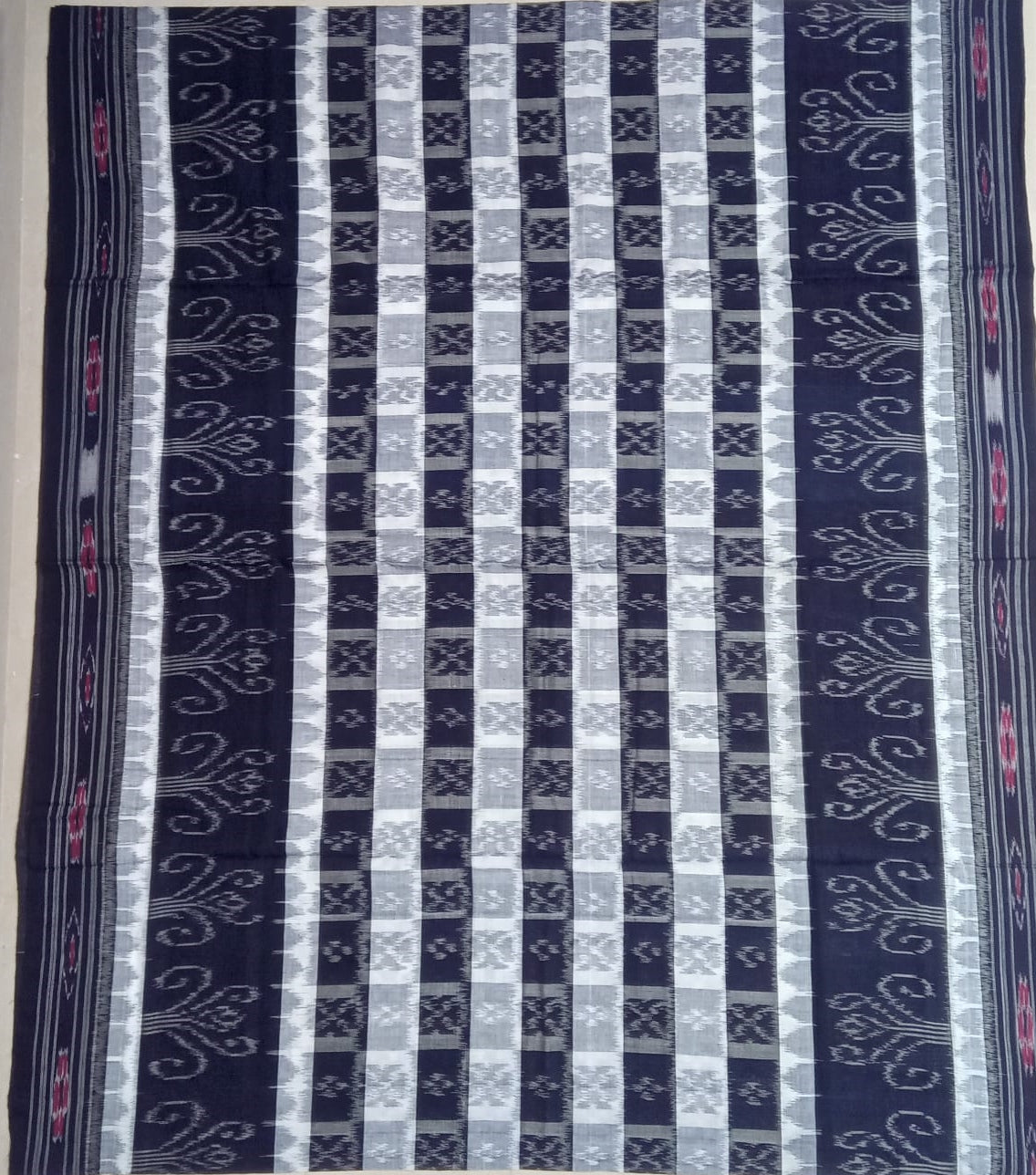 Nuapatana Ikat cotton Saree without Blouse Piece from Odisha Handloom