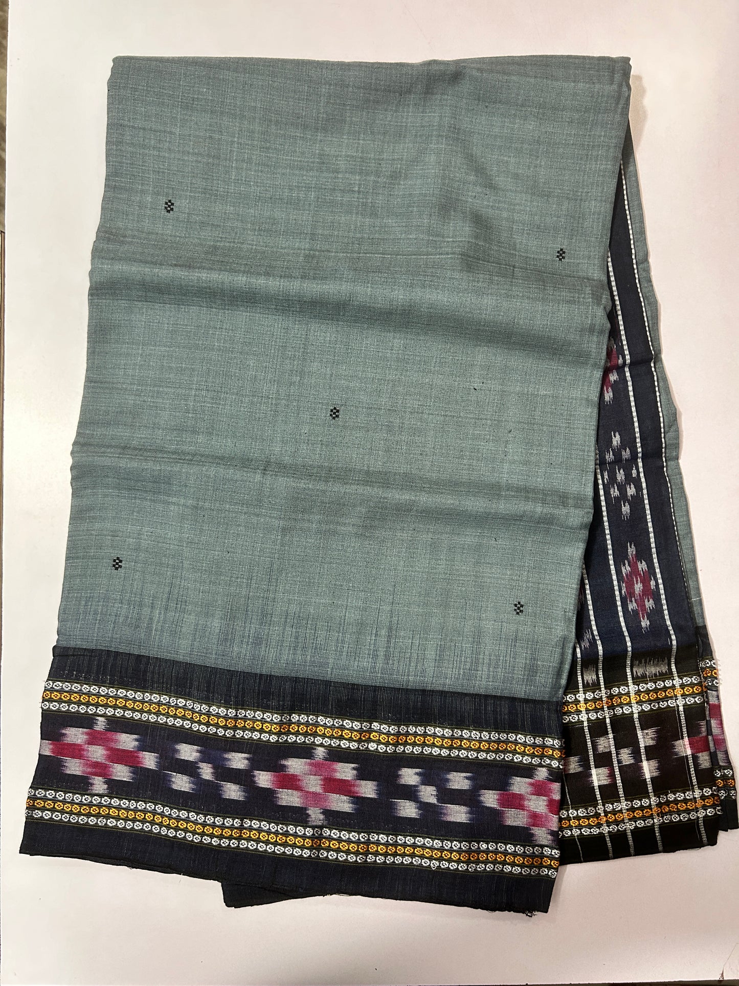 Shop Odisha Handloom Ikat Plain Cotton Nuapatna Saree for Mother's Gift