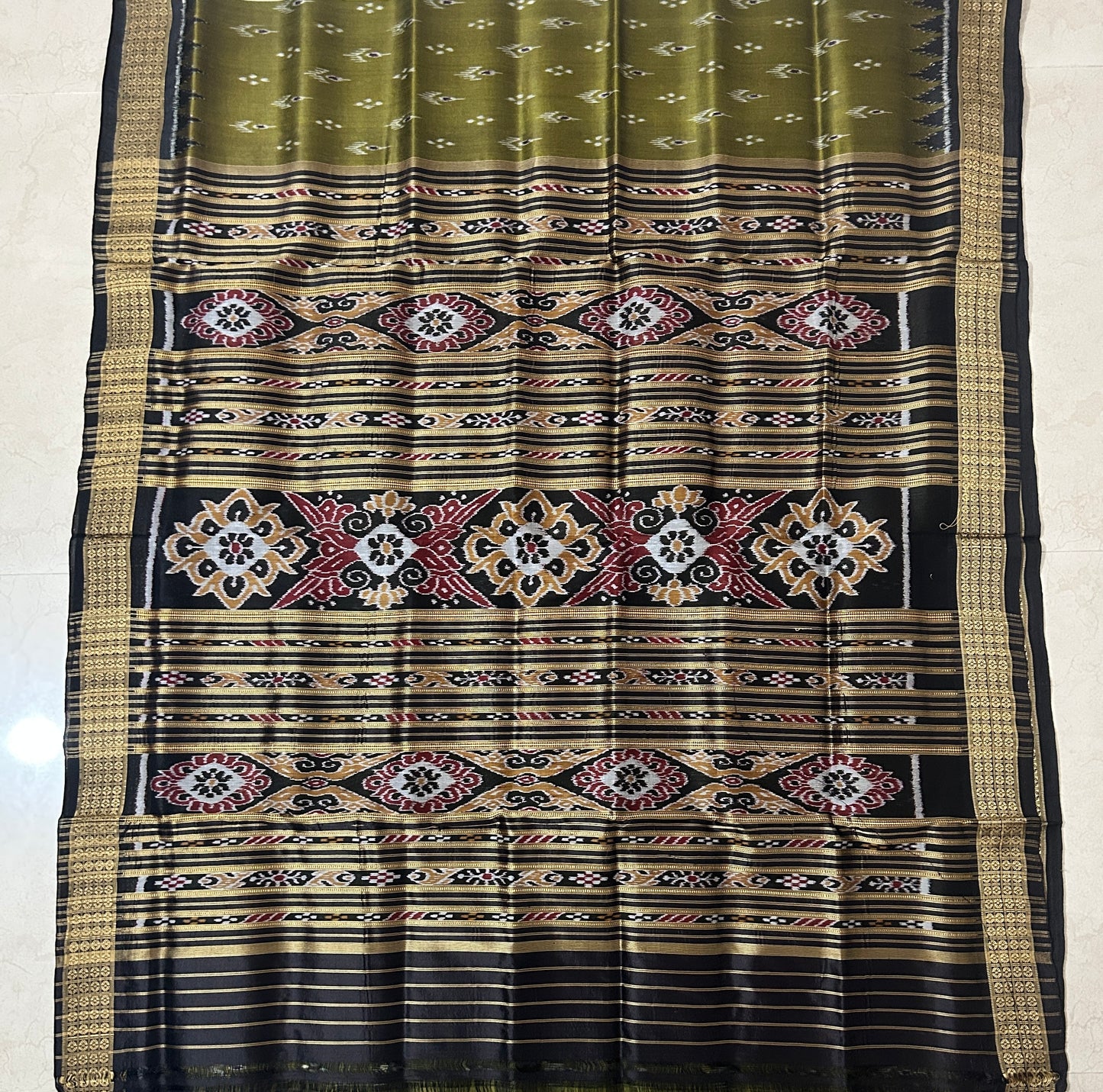 Buy a perfect blend of authenticity odisha fashion handloom saree from our latest collection of khandua silk