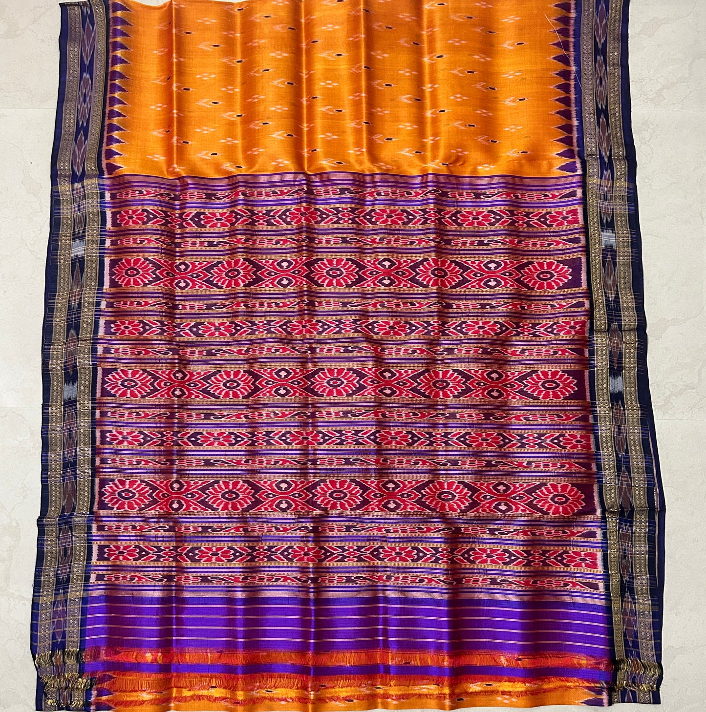 Buy a premium Odisha handloom Khandua silk saree made from 4 ply Bangalore mulberry in weft at nuapatna