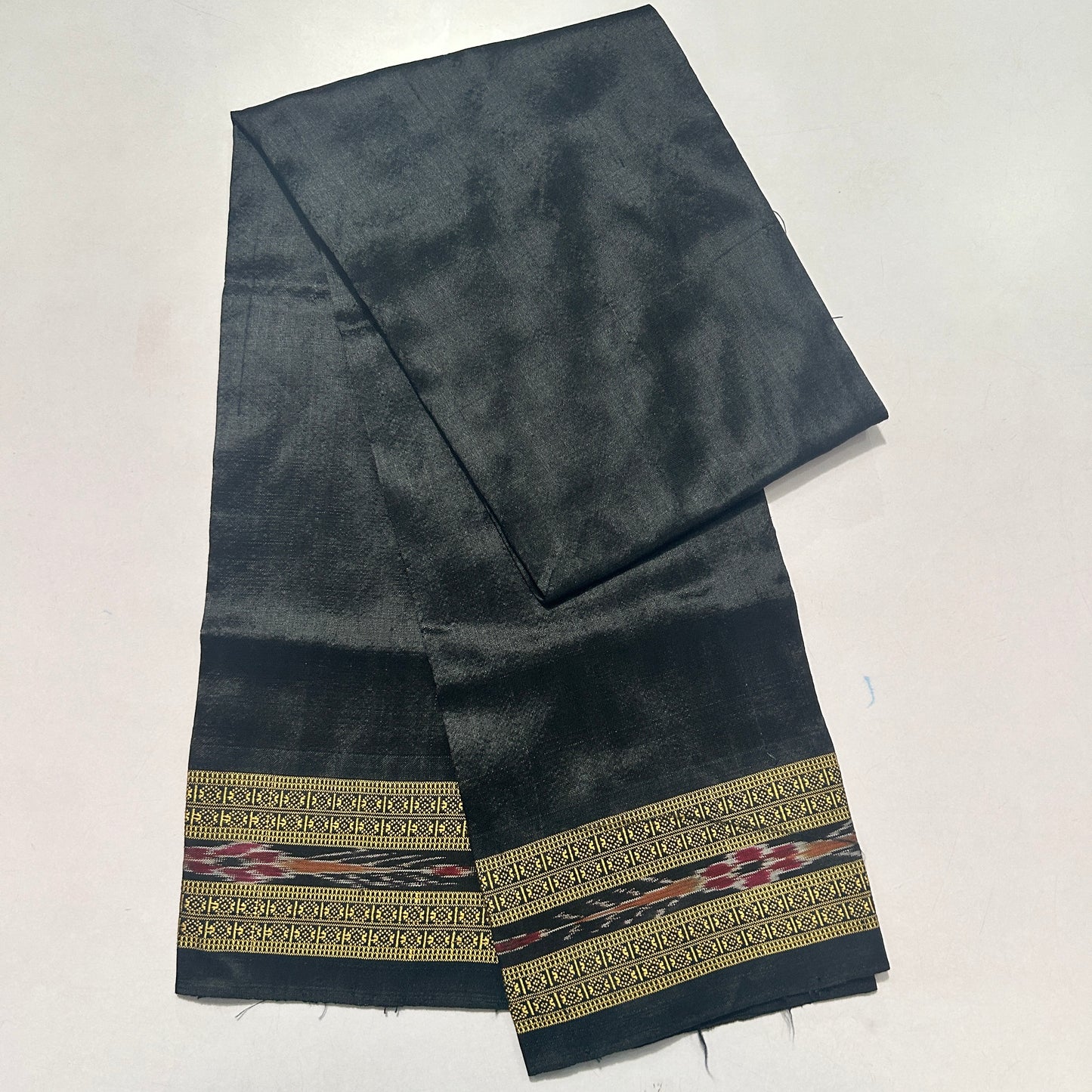 Order authentic odisha handloom silk blouse fabric for matching women's sari