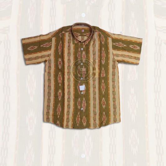 Ideal for office and daily wear, this olive green men’s half shirt is crafted from premium Odisha handloom fabric and pure cotton.